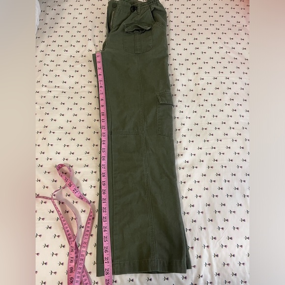 Brandy Melville Kim Cargo Pants - Picture 9 of 12